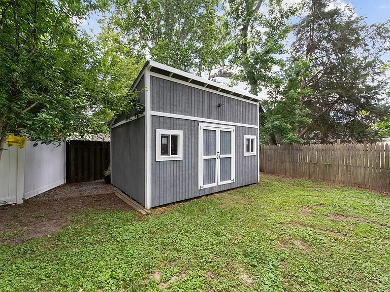435 Currituck Dr — Photo 10