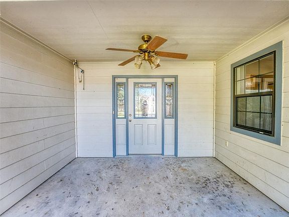 5th image of 209 Hillcrest Dr