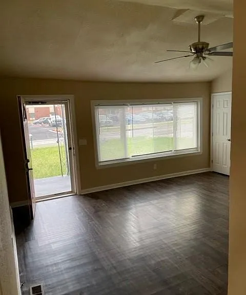 241 E Midway St — Photo 3