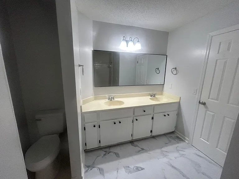 137 Lionsgate Dr — Photo 21