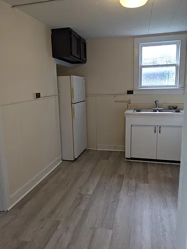 3-2128 College Ave #3 Photo 1