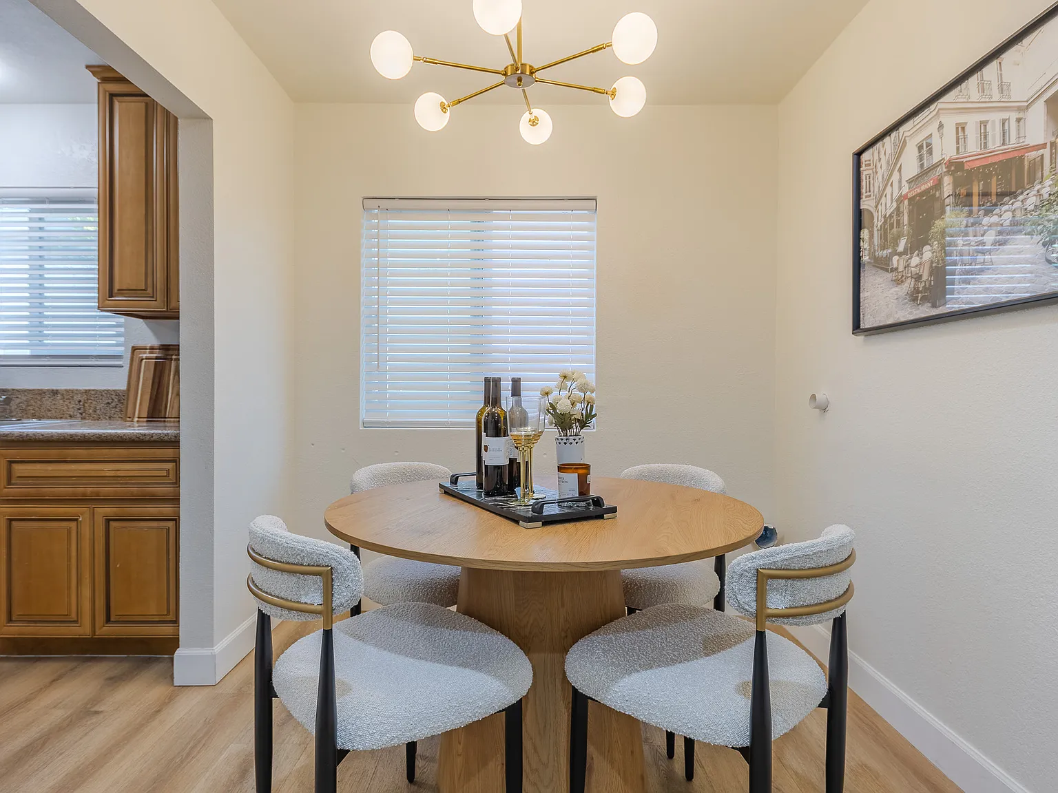 4 bed, 1120 sqft, $9,500 — Photo 3