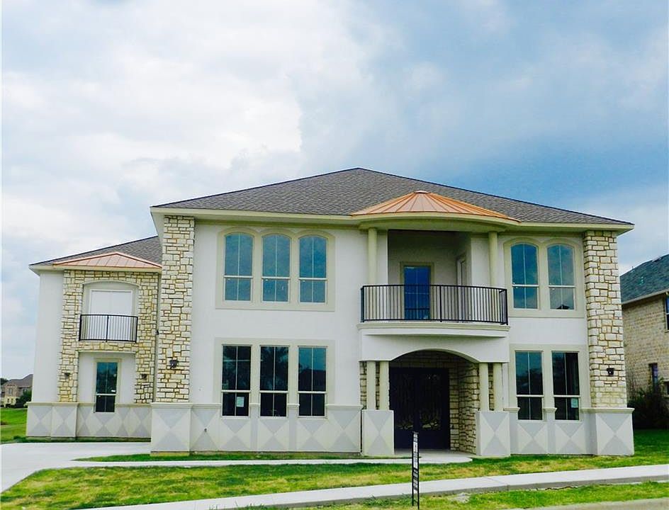 1st image of 448 Breezeway Ct