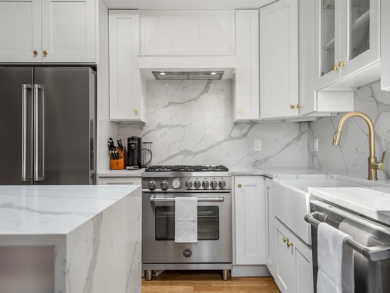 232 Willow Ave #4R — Photo 16