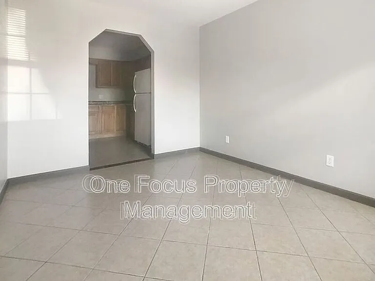 415 E Church St #5 — Photo 8