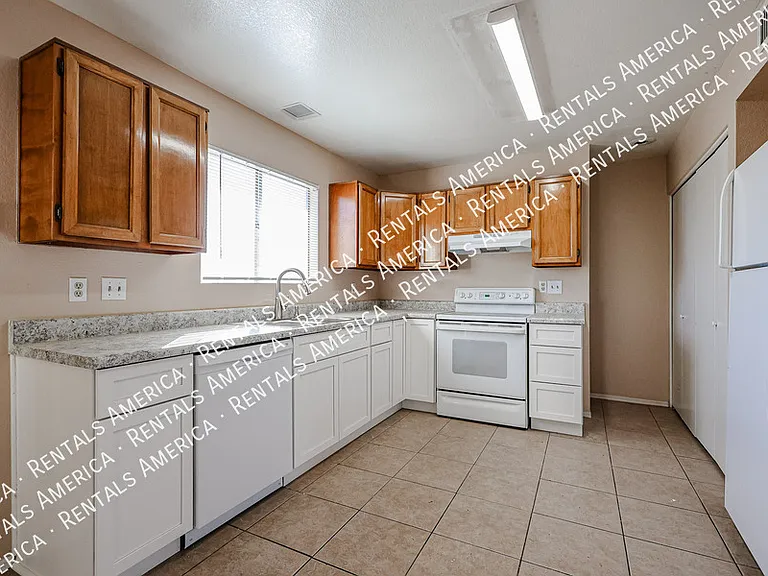 630 E Jensen St #128 — Photo 12