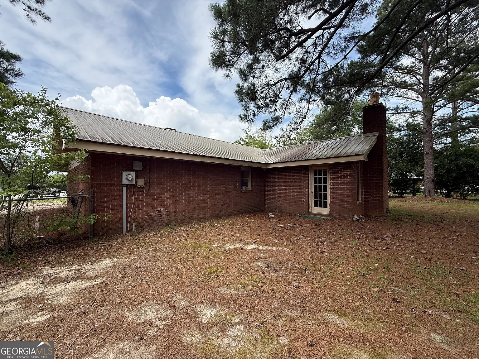 3 bed, 2.0 bath, 1734 sqft, $1,950 — Photo 3