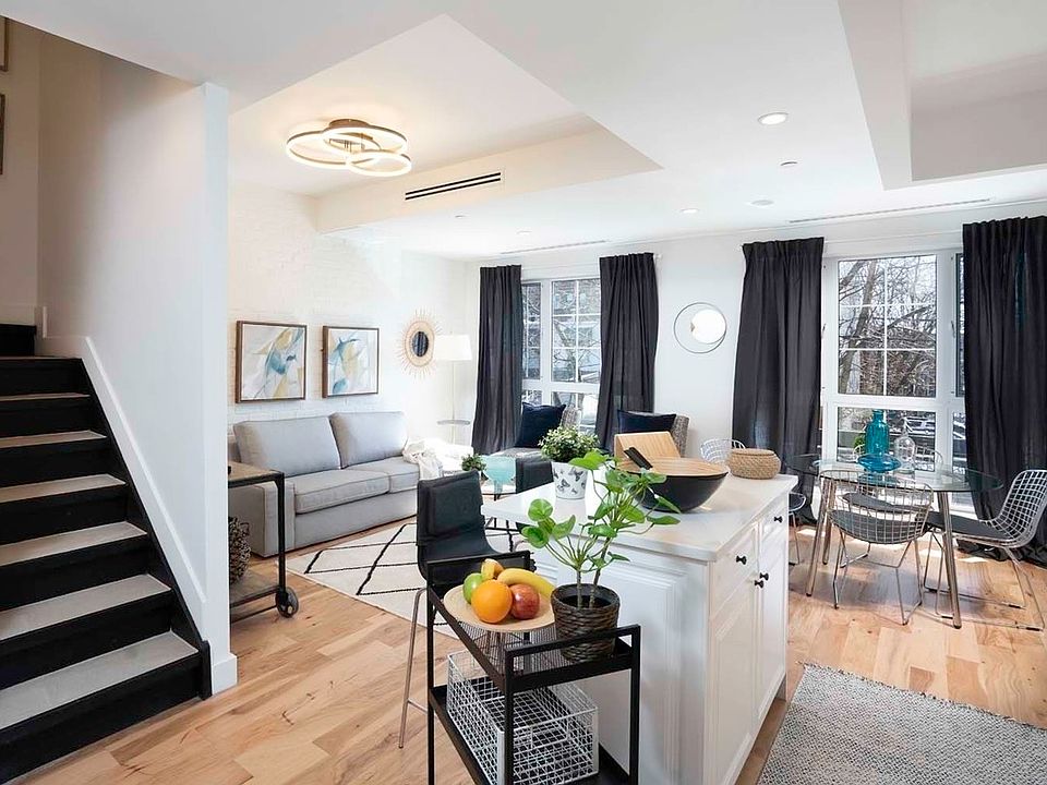 1st image of 450 Harman St #2B