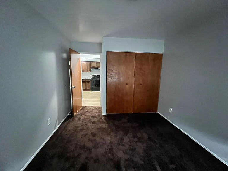 Dolson Arms Apartments — Photo 47