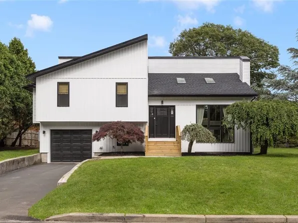 193 Mohawk Trl, Cranston, RI 02921