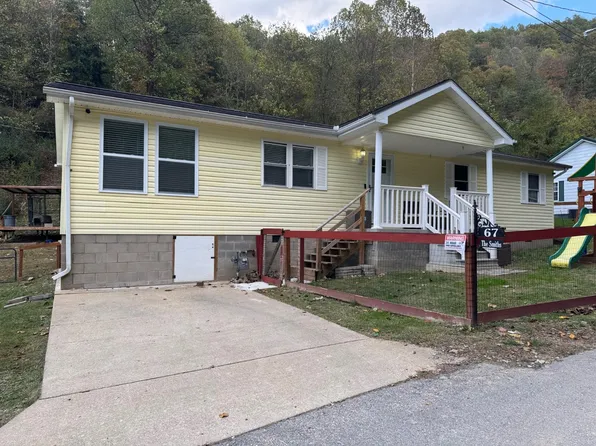 67 Madison St #2, Chapmanville, WV 25508