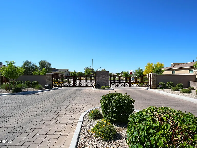 1201 E Cherrywood Pl — Photo 29