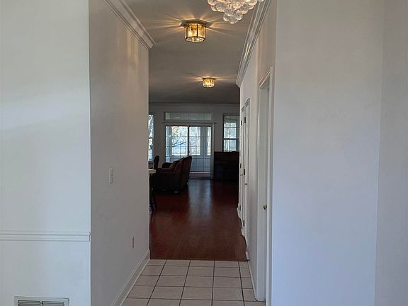 3rd image of 510 Salem Way