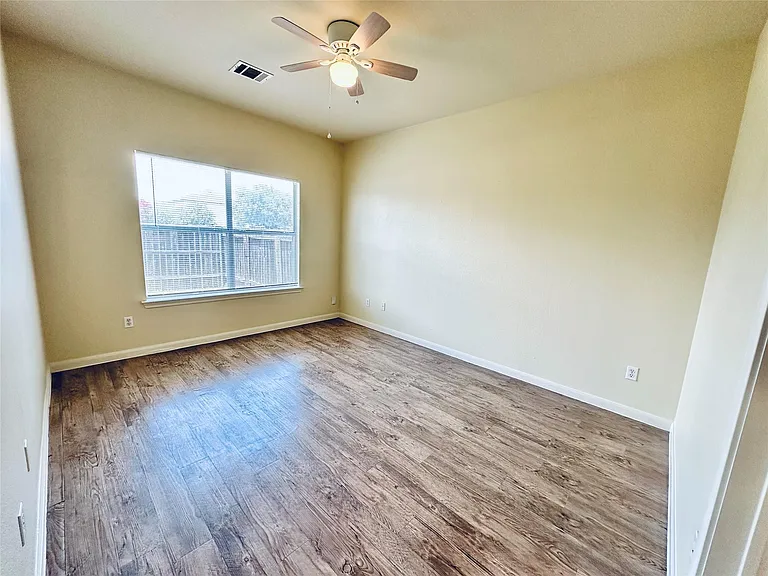 2873 Southampton Way #B — Photo 23