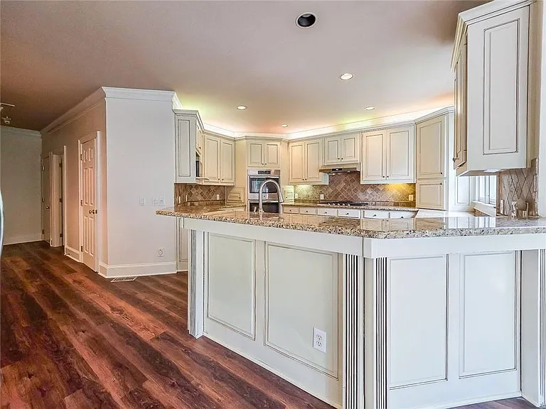 2502 Oak Hill Overlook — Photo 14