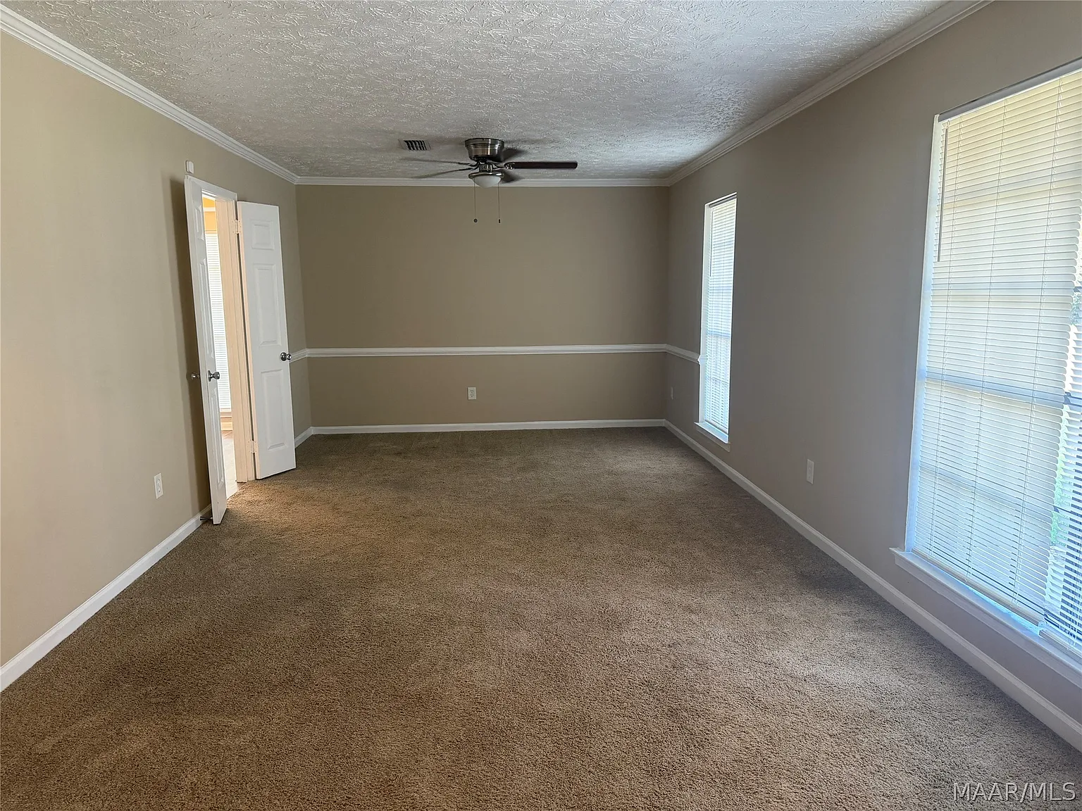 3 bed, 2.0 bath, 1905 sqft, $1,750 — Photo 4