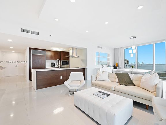 3rd image of 495 Brickell Ave APT 3301