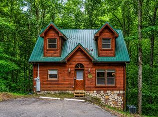 1420 Silver Poplar Ln, Sevierville, TN 37876