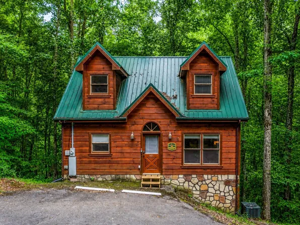 1420 Silver Poplar Ln, Sevierville, TN 37876