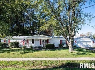 107 S George St, Hurst, IL 62949