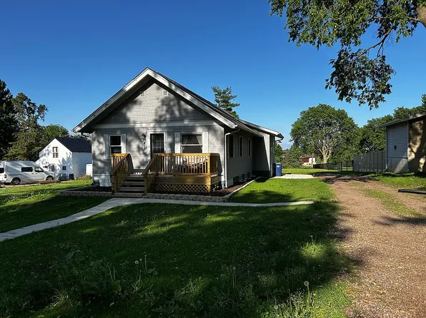 413 Frankfort Ave NE, Orange City, IA 51041