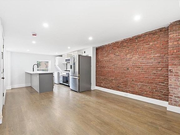 2nd image of 216 6th St #3