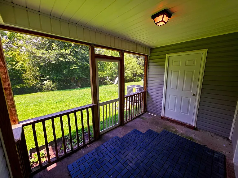 300 Caldwell Loop — Photo 3