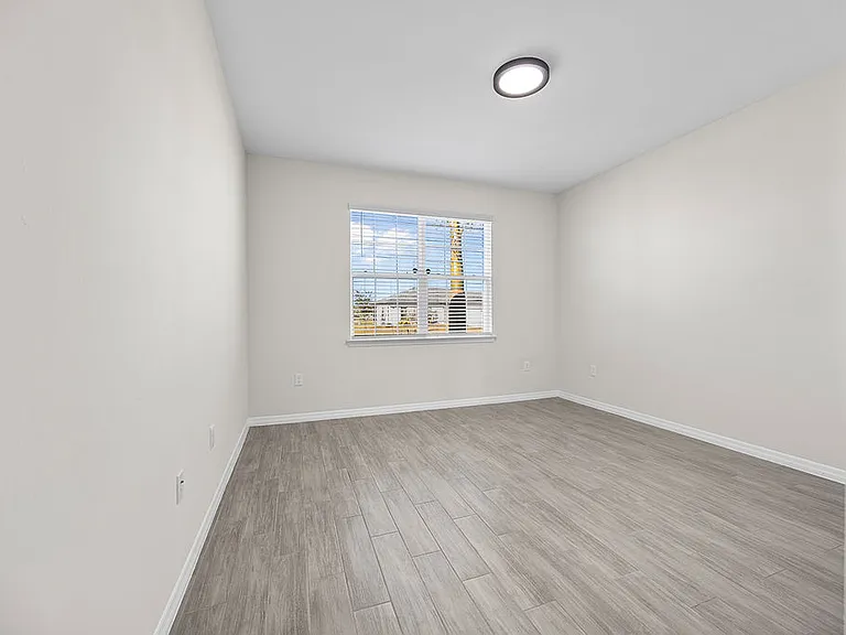 133 SW 37th Ave — Photo 6