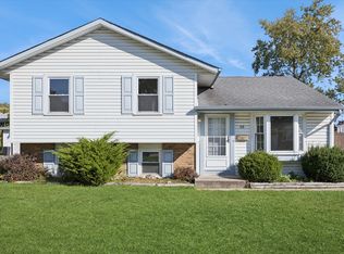 68 W Altgeld Ave, Glendale Heights, IL 60139