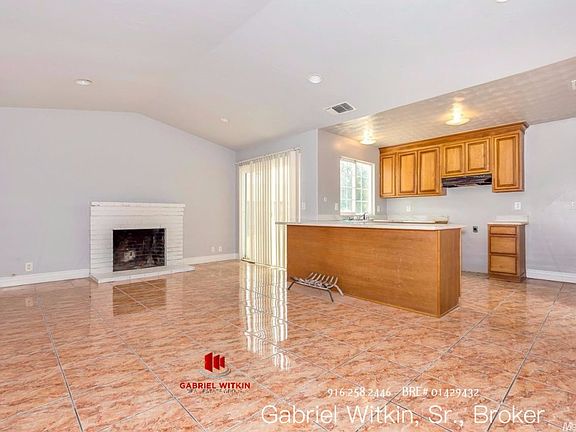 3rd image of 6238 Pantano Dr