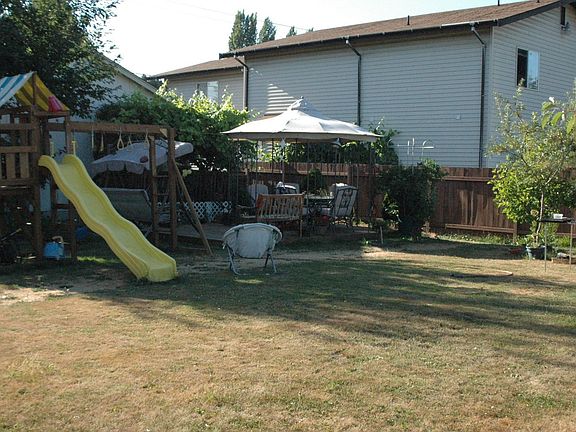 5th image of 3845 49th Ave NE