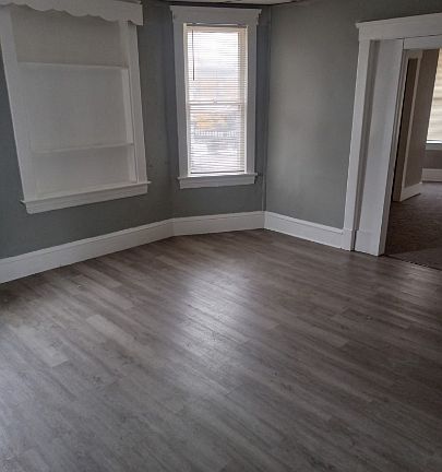 4th image of 3912 Archwood Ave #3