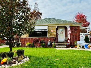 9260 Ruth Ave, Allen Park, MI 48101