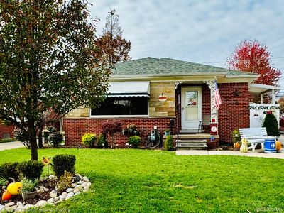 9260 Ruth Ave, Allen Park, MI, 48101