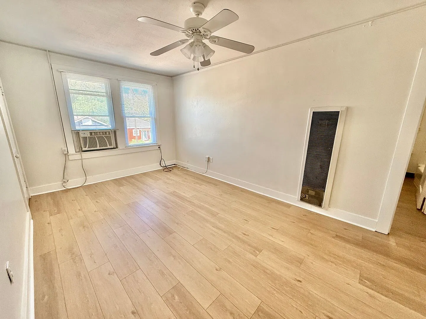 811 Kenmore Ave. Apts. A-D — Photo 2