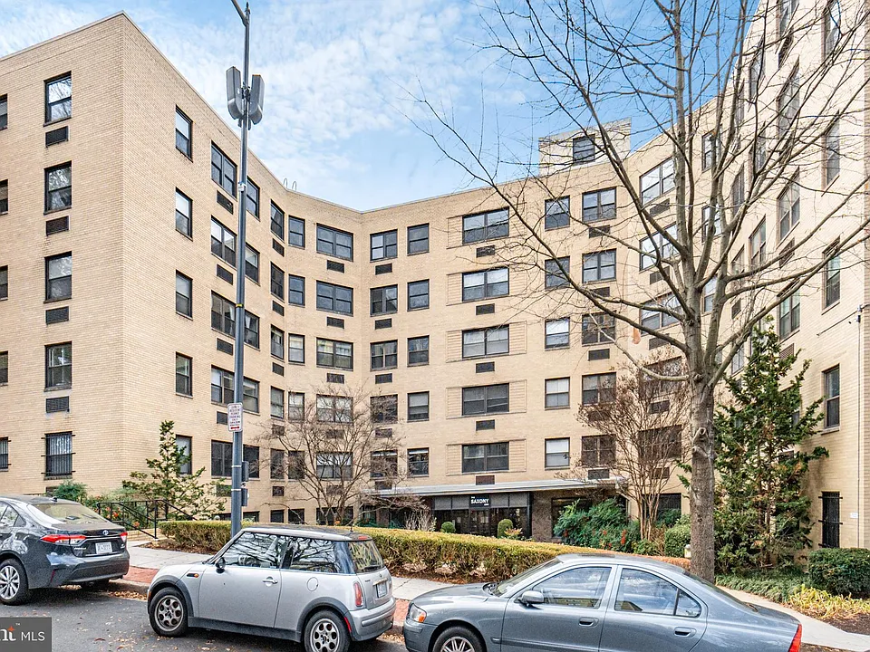 1801 Clydesdale Pl NW #311