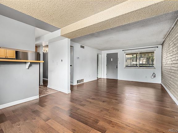 4th image of 1723 Robb Street #42