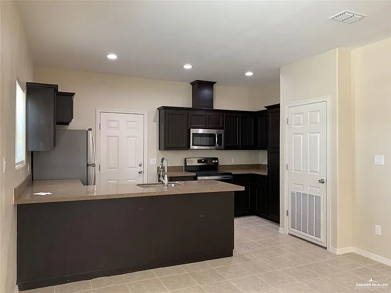 2706 E Garfield Ave #3 — Photo 3