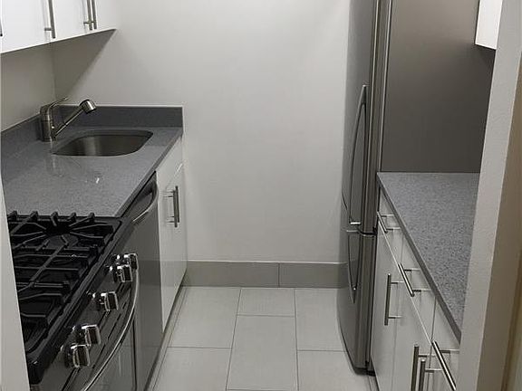 4th image of 330 E 38th St APT 24C