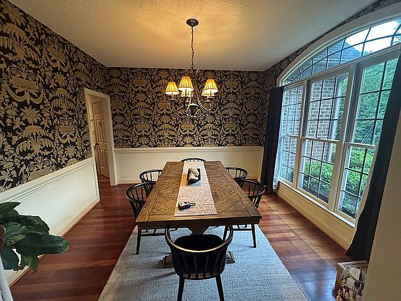 4th image of 216 Juniper Dr