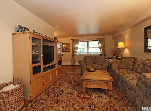 5th image of 50 Hill Park Ave APT 1N