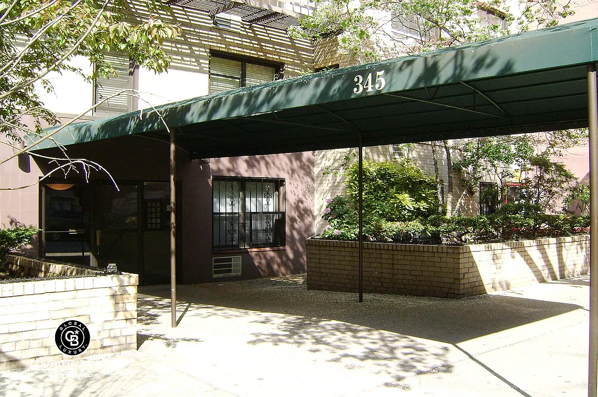 345 East 54th Street — Photo 4