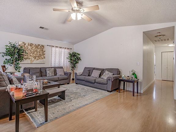 3rd image of 251 Ashley Ct