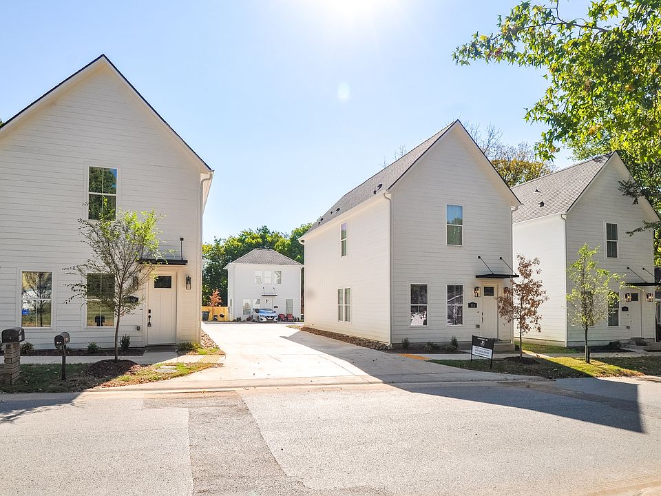 1st image of 810 S Wood Ave