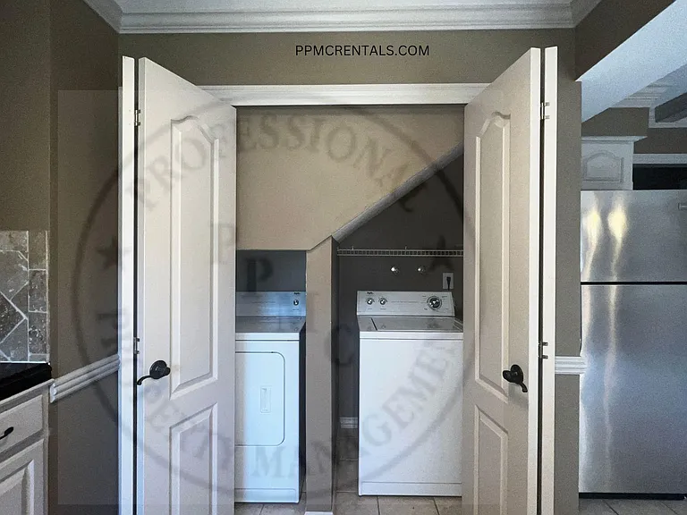 1907 S Ventura Ave — Photo 6