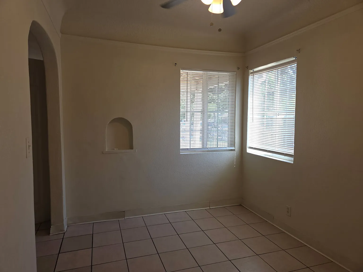 3 bed, 1200 sqft, $1,650 — Photo 3