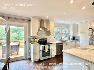 2885 Sutton Oaks Ln, Vienna, VA 22181
