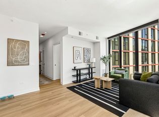 1100-15 W Grand Ave #318, Chicago, IL 60642