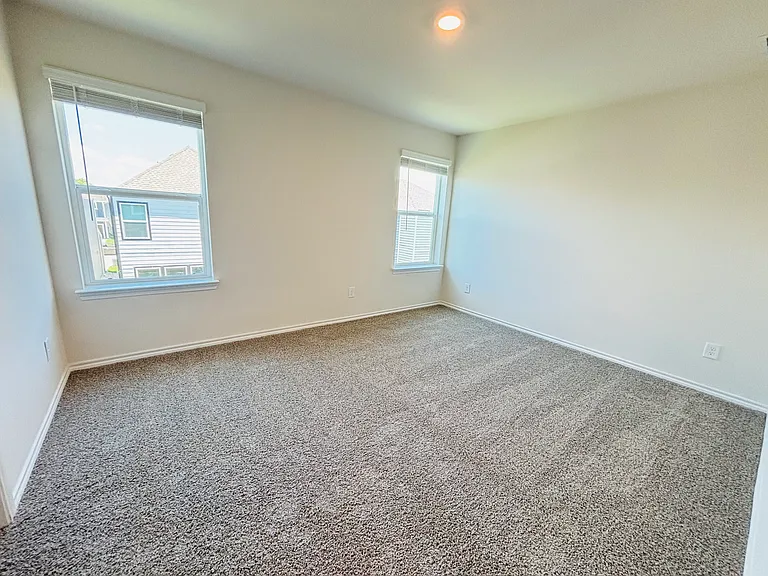 120 Redwood Rd — Photo 10