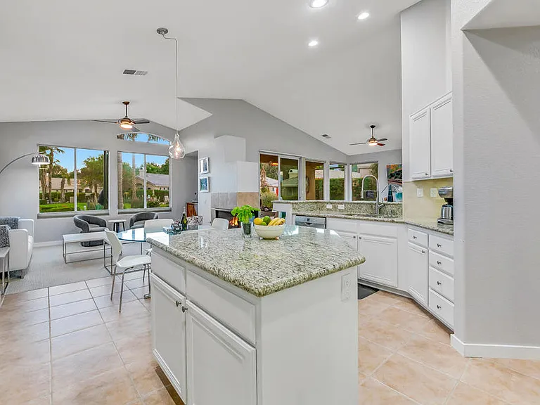 67361 N Laguna Dr — Photo 43
